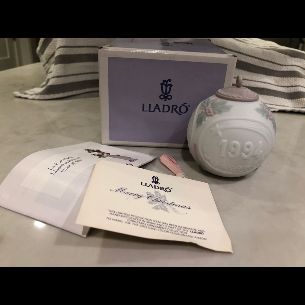 Lladro 1994 Christmas ornament